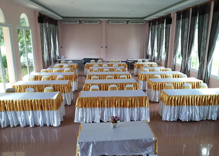 Stamp Hills 3* สวนผึ้ง