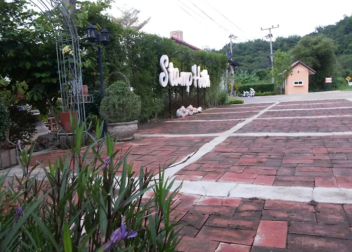Stamp Hills สวนผึ้ง