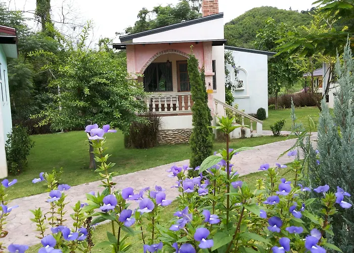 Stamp Hills สวนผึ้ง