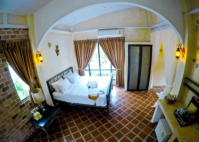 Stamp Hills 3* สวนผึ้ง