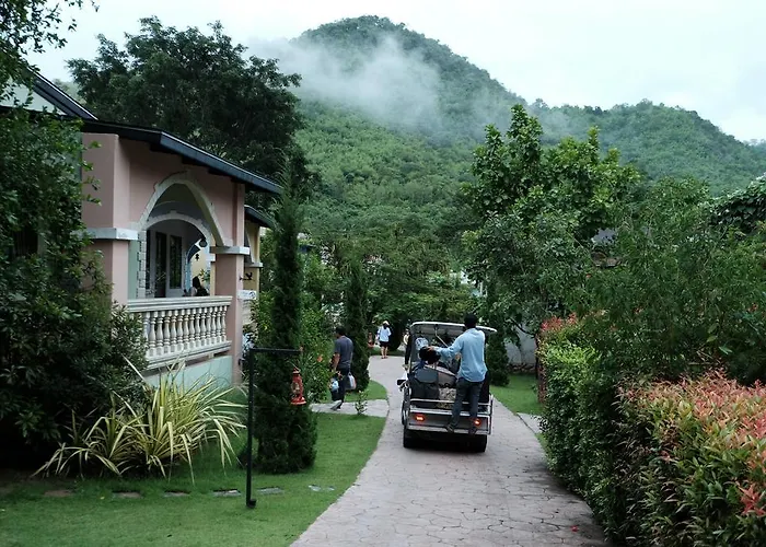 Stamp Hills 3* สวนผึ้ง