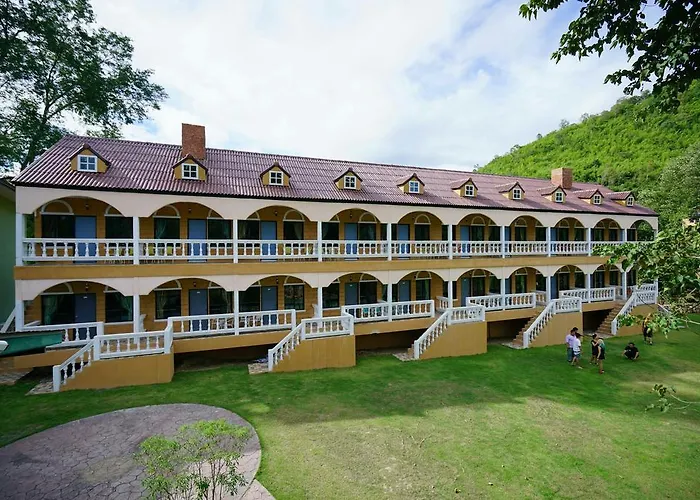 Stamp Hills 3* สวนผึ้ง